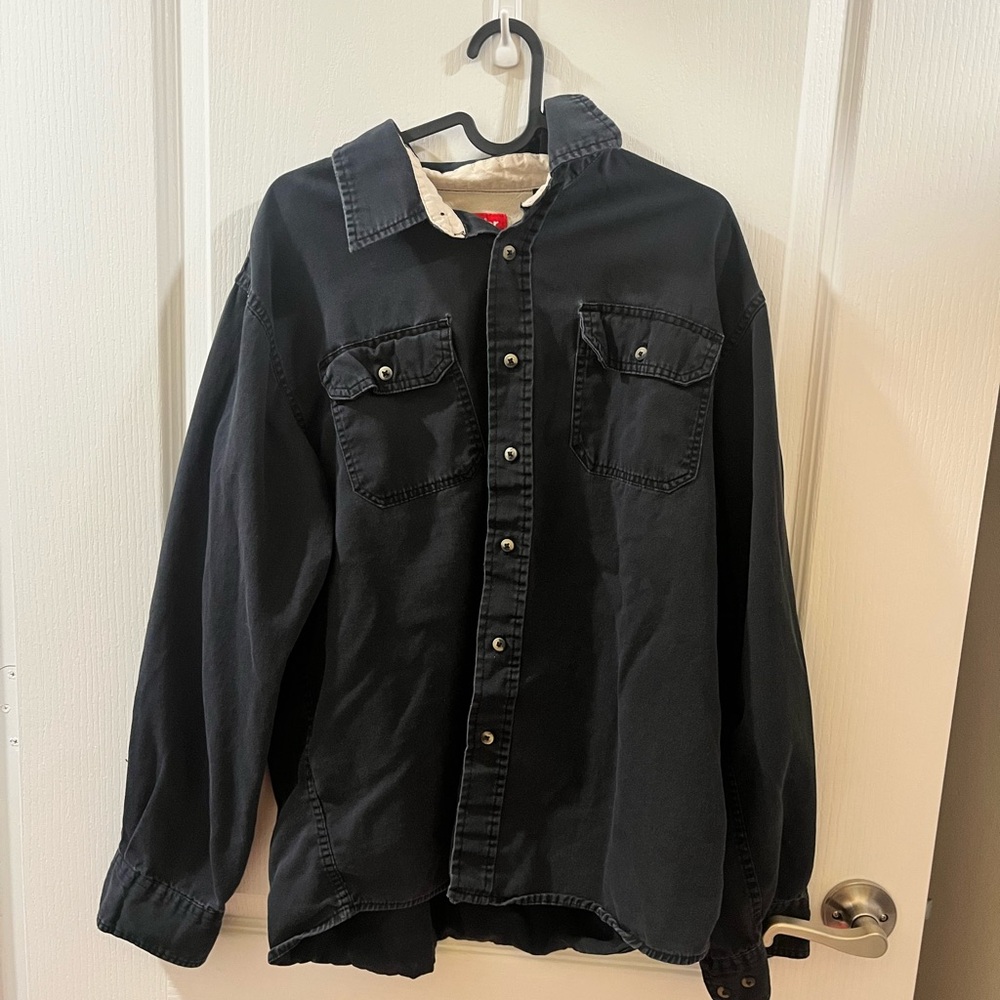 Wrangler Size Large black western workwear button down shirt